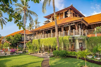 Nugraha Lovina Seaview Resort & Spa
