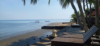 Nugraha Lovina Seaview Resort & Spa