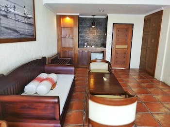 Nugraha Lovina Seaview Resort & Spa