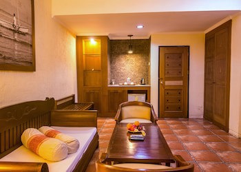 Nugraha Lovina Seaview Resort & Spa