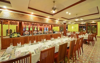The Suite By Royal Crown Hotel
