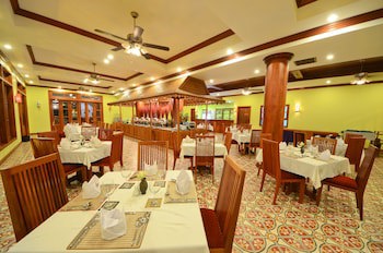 The Suite By Royal Crown Hotel