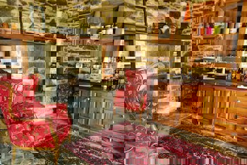 Terrace Houses Sirince - Fig, Olive Clockmakers And Grapevine