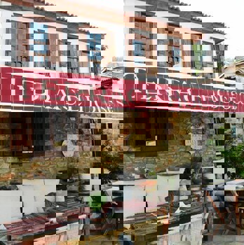 Terrace Houses Sirince - Fig, Olive Clockmakers And Grapevine