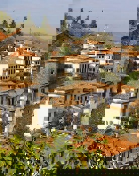 Terrace Houses Sirince - Fig, Olive Clockmakers And Grapevine