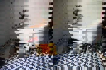 Terrace Houses Sirince - Fig, Olive Clockmakers And Grapevine