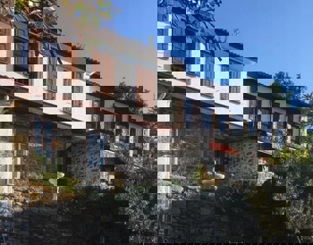 Terrace Houses Sirince - Fig, Olive Clockmakers And Grapevine