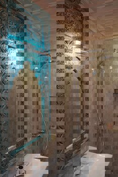 Terrace Houses Sirince - Fig, Olive Clockmakers And Grapevine