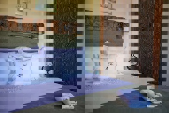 Terrace Houses Sirince - Fig, Olive Clockmakers And Grapevine