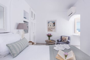 Aqua Luxury Suites