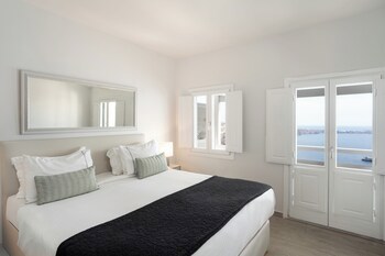 Aqua Luxury Suites