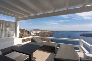 Aqua Luxury Suites