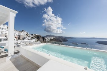 Aqua Luxury Suites