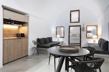 Aqua Luxury Suites