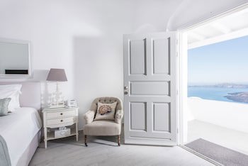Aqua Luxury Suites