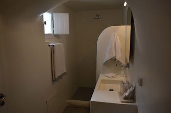 Aqua Luxury Suites