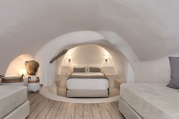 Aqua Luxury Suites