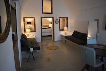 Aqua Luxury Suites