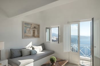 Aqua Luxury Suites