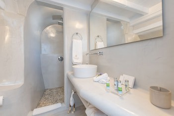 Aqua Luxury Suites