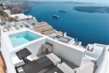 Aqua Luxury Suites