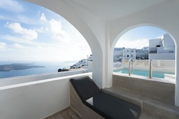 Aqua Luxury Suites