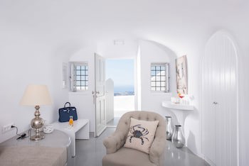 Aqua Luxury Suites
