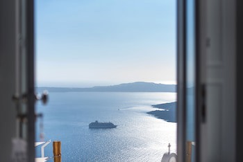 Aqua Luxury Suites