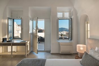 Aqua Luxury Suites