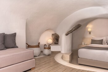 Aqua Luxury Suites