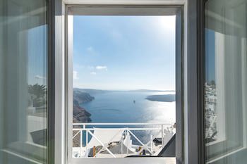 Aqua Luxury Suites