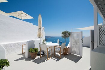 Aqua Luxury Suites