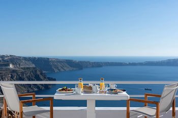 Aqua Luxury Suites