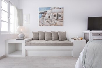Aqua Luxury Suites