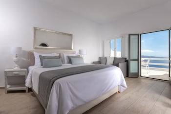 Aqua Luxury Suites