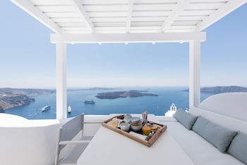 Aqua Luxury Suites