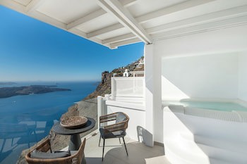 Aqua Luxury Suites