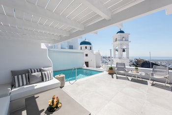 Aqua Luxury Suites