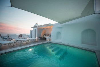 Aqua Luxury Suites