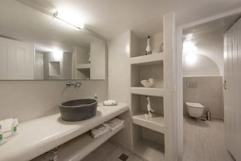 Aqua Luxury Suites