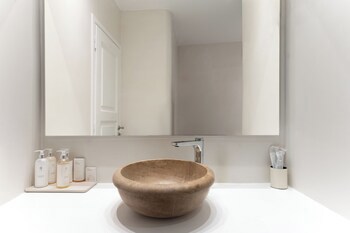 Aqua Luxury Suites