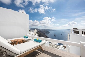 Aqua Luxury Suites