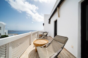 Aqua Luxury Suites