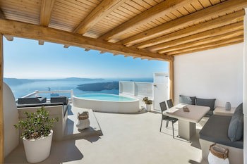Aqua Luxury Suites