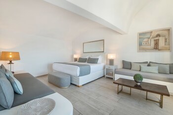 Aqua Luxury Suites