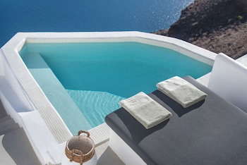 Aqua Luxury Suites