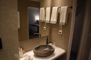 Aqua Luxury Suites