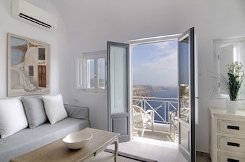 Aqua Luxury Suites