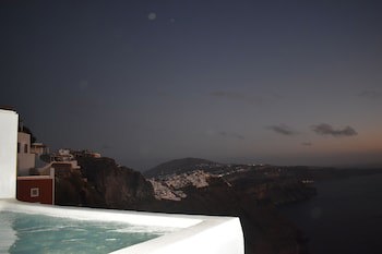 Aqua Luxury Suites