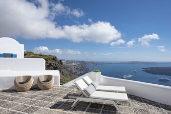 Aqua Luxury Suites